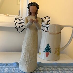 Demdaco Willow Tree Angel of Christmas Spirit Figurine